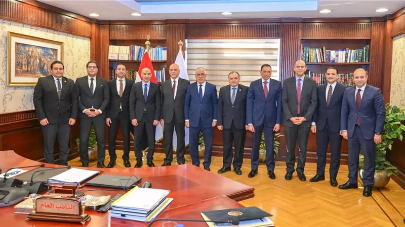 النائب العام يستقبل رئيس الاستئناف لنيابة استئناف القاهرة لعرض الكشوف ربع السنوية بدائرة نيابته