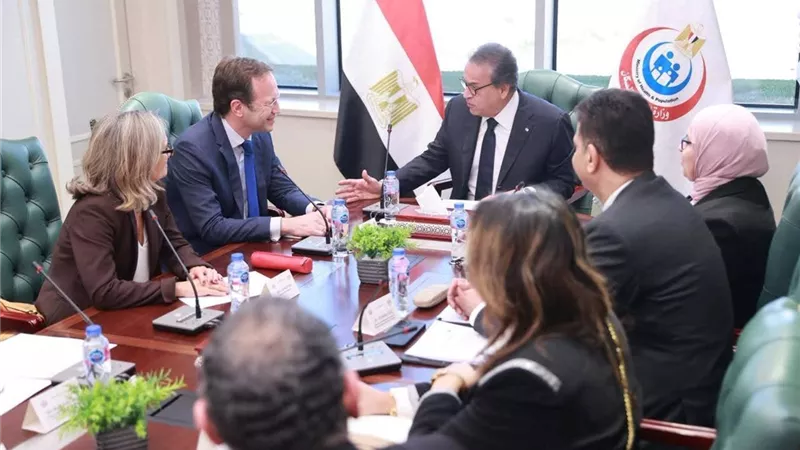 مصر وإسبانيا تتفقان على تعزيز الشراكة في طب العيون وزراعة الأعضاء