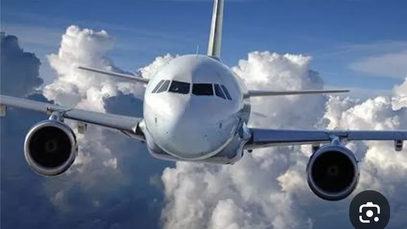 هبوط مفاجئ يشعل التساؤلات.. ماذا حدث داخل طائرة مصر للطيران فوق أجواء إسطنبول؟