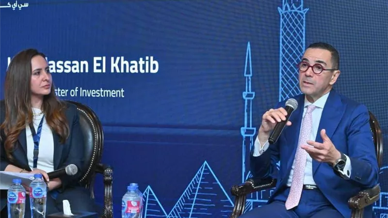 الخطيب: سياسات نقدية مستقرة وحرية تدفقات الأموال تعزز جاذبية السوق المصري
