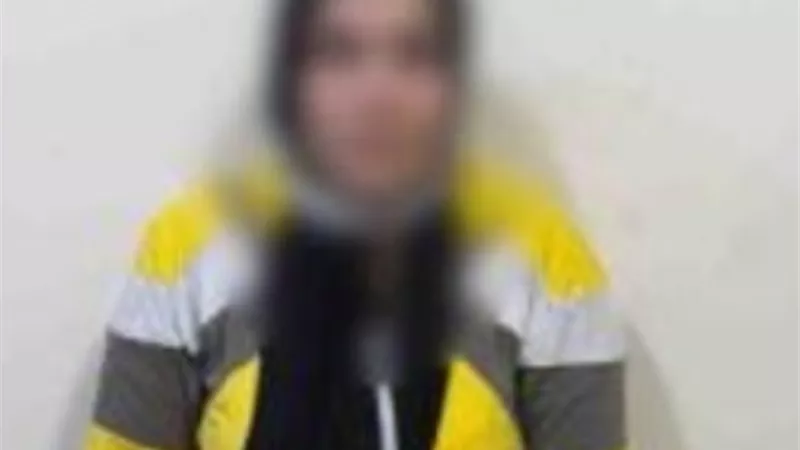 حرقتها في وشها.. القبض على الأم بطلة فيديو ضرب طفلتها بكفر الشيخ