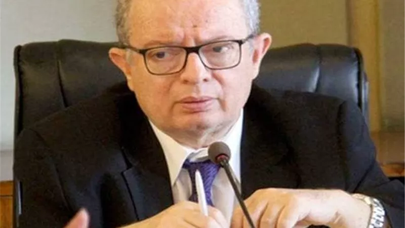 من هو الدكتور حسين عيسى نائب رئيس الوزراء للشؤون الاقتصادية؟