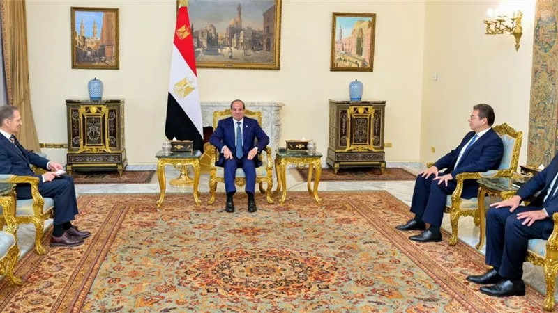 الرئيس السيسي يستقبل رئيس الاستخبارات الروسية ويبحثان التعاون الإقليمي والثنائي