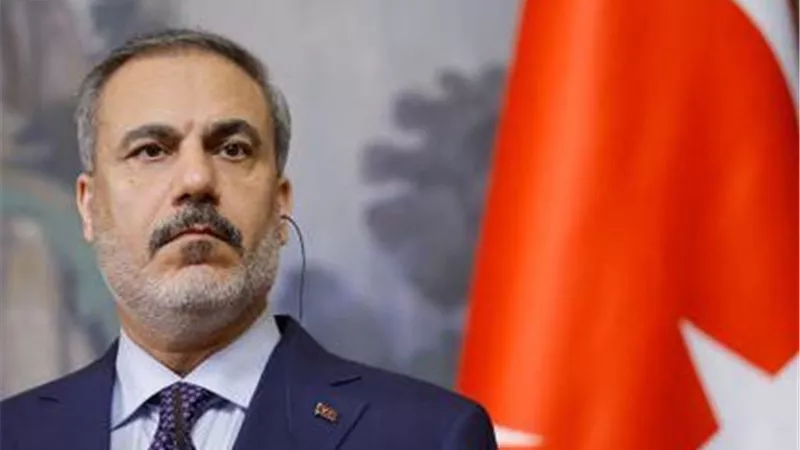 توتر دبلوماسي بين بغداد وأنقرة: العراق يرفض تصريحات فيدان ويؤكد سيادته الوطنية