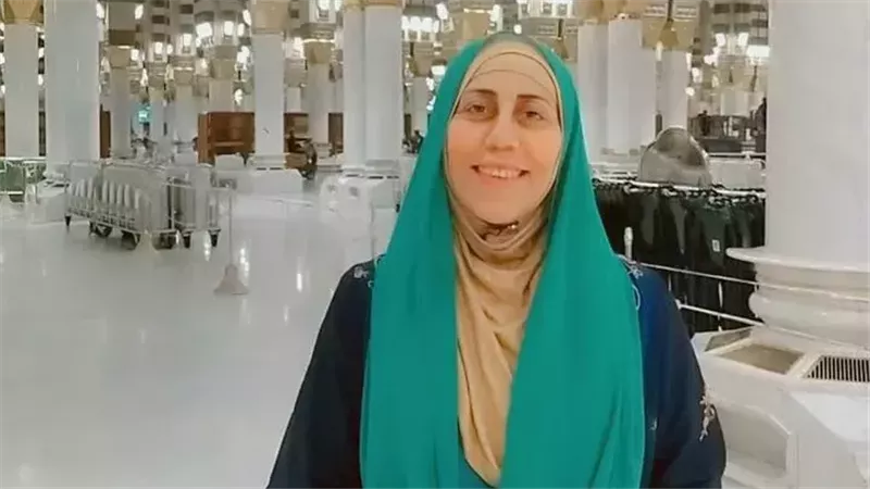 «بدعي لكل اللي نفسه في دعوة».. وفاء السيد تشارك جمهورها أجواء العمرة