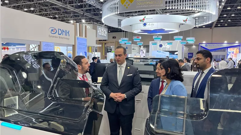 الرعاية الصحية تتفقد الجناح المصري بمعرض «WHX» دعمًا لشركات الأجهزة والمستلزمات الطبية