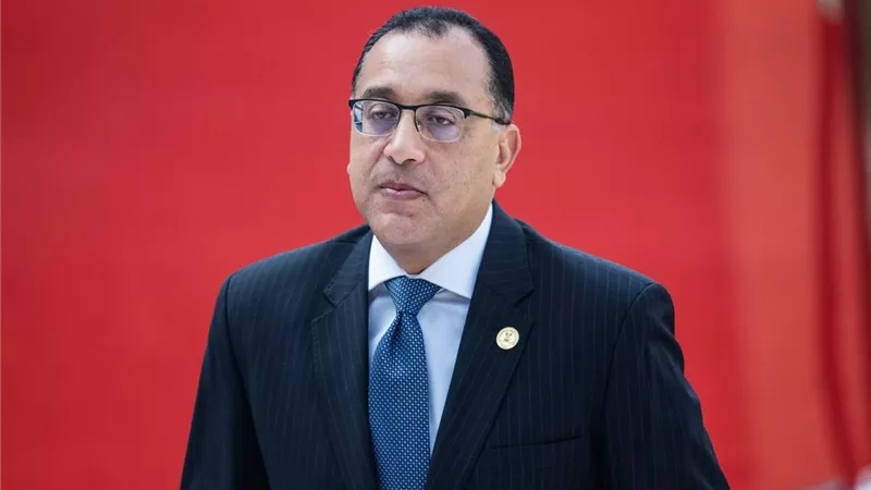 مدبولي يوضح أسباب رفع أسعار البنزين والسولار: خطوة استباقية للحفاظ على السوق