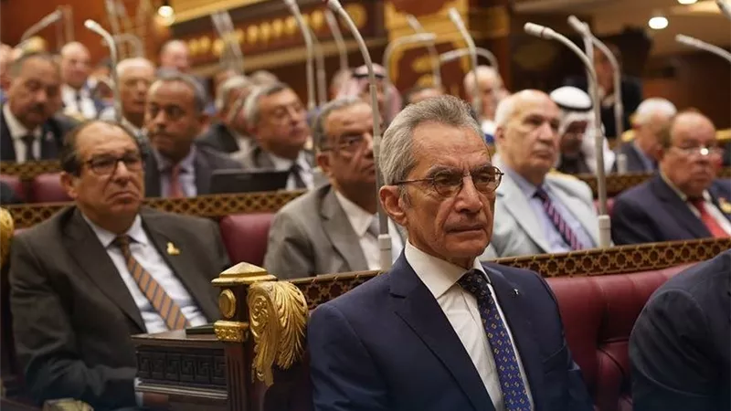 وزير الشئون النيابية: الحكومة تضمن الأمن والاستقرار والتنمية الشاملة للمواطنين