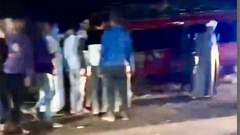 حادث مأساوي... إصابة 4 أشخاص إثر انقلاب ميكروباص بزراعي المنيا