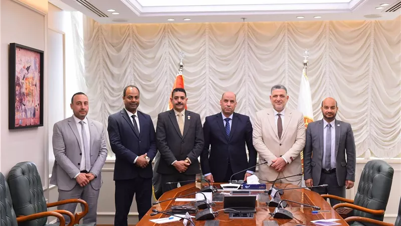 وزير العمل يطمئن العمال: مستمرون في دعم حقوقكم ولن نتراجع