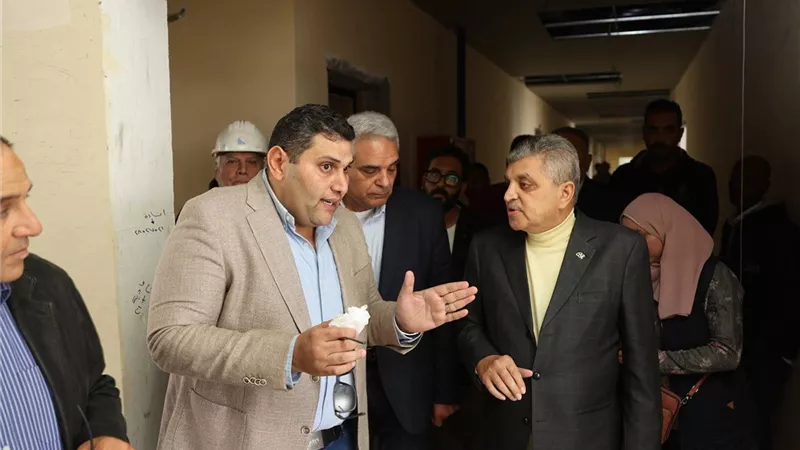 رئيس هيئة قناة السويس يعلن انضمام «عزم 3» و«عزم 4» للأسطول البحري