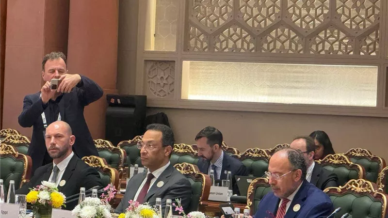 وزير الاتصالات يعزز الشراكة مع الهند وأمريكا في مجالات التكنولوجيا والذكاء الاصطناعي