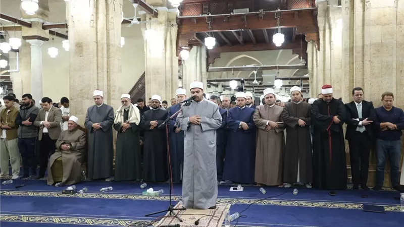 أول مرة في تاريخ الأزهر.. طالب طب يلقي خطبته تحت إشراف الإمام الأكبر في رمضان
