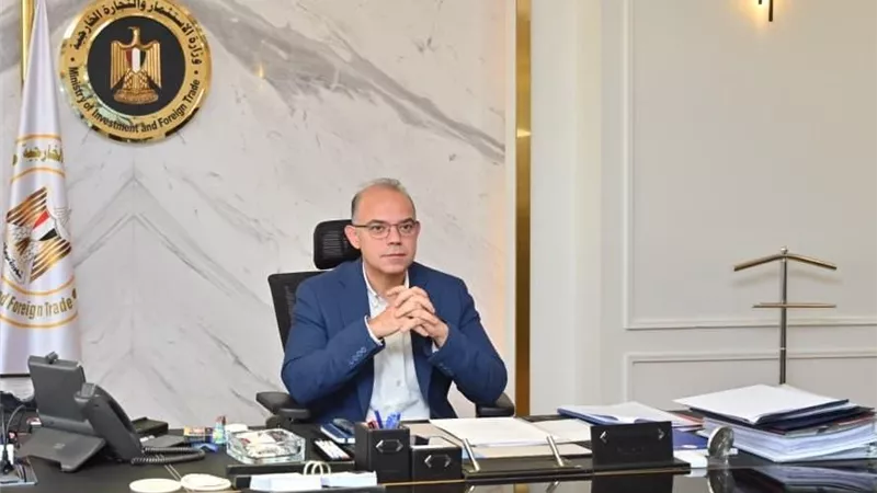 وزير الاستثمار يكشف عن تحركات لتعزيز الابتكار والرقمنة في القطاع التجاري