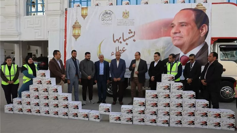 بـ1000 كرتونة غذائية.. محافظ المنيا يتفقد قوافل «بشبابها عطاء» لدعم الأسر الأولى بالرعاية 