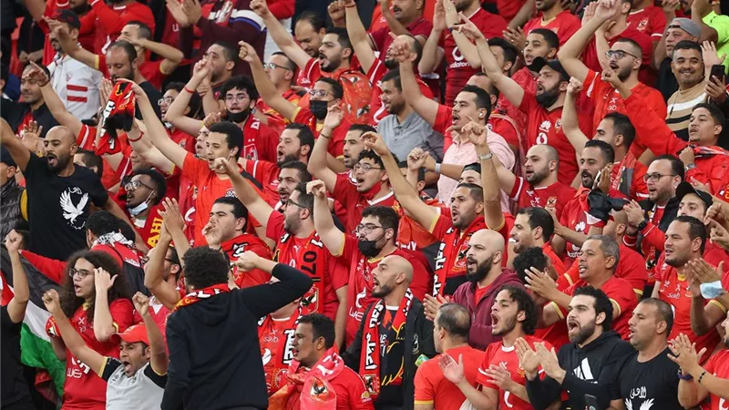حفظ التحقيقات ضد 35 مشجعًا في واقعة ضبطهم بعد مباراة الأهلي والجيش الملكي