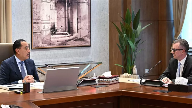 رئيس الوزراء يستعرض رؤية وزارة التخطيط والتنمية الاقتصادية وخطة عملها خلال الأعوام الثلاثة المقبلة