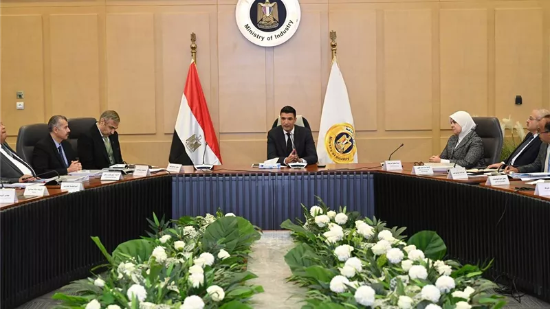 وزير الصناعة يطلق مرحلة جديدة لمركز تحديث الصناعة ترتكز على الابتكار والاستدامة