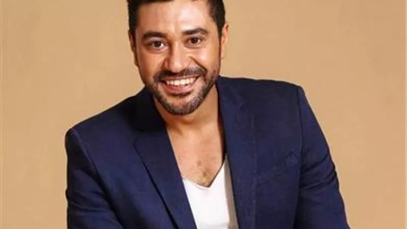 «مسوخ ومحسوبية».. محمد عز يفتح النار على دخلاء الوسط الفني 