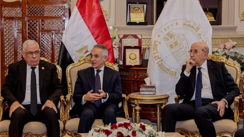 وزير العدل يشهد توقيع بروتوكول لإطلاق منظومة إلكترونية مؤمنة لتداول الطعون بالنقض في الجنايات والجنح