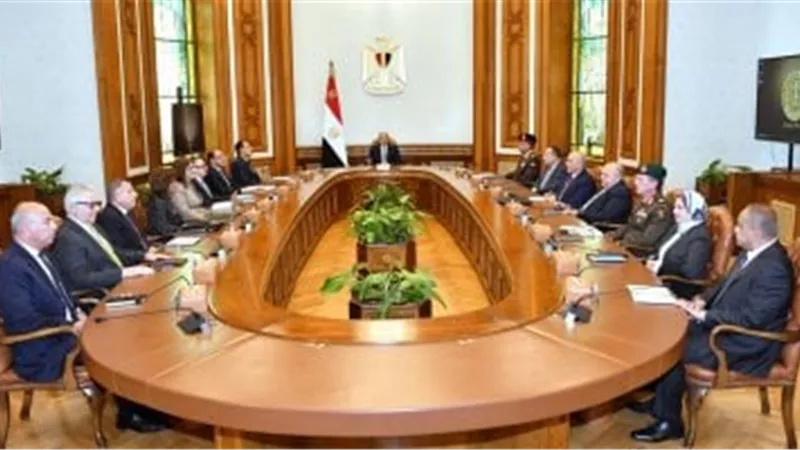السيسي يشدد على أهمية الاستثمار في رأس المال البشري عبر التدريب والتطوير