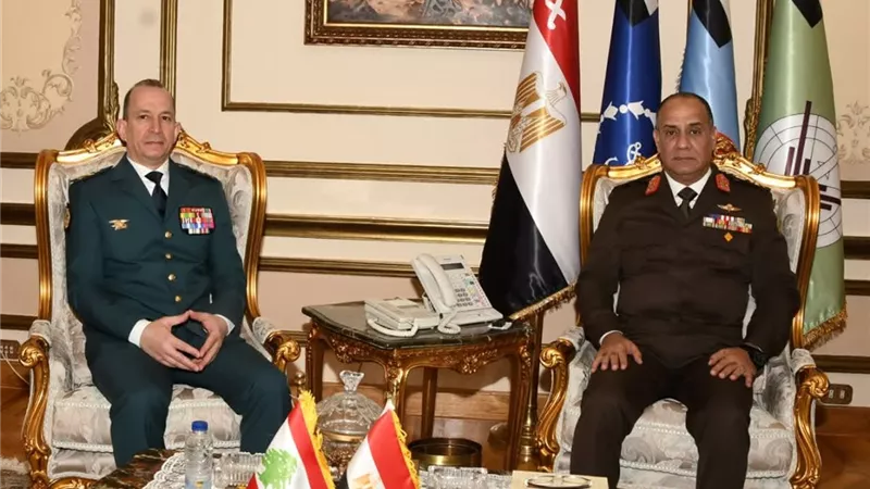 المتحدث العسكرى:  وزير الدفاع والإنتاج الحربى يلتقى قائد الجيش اللبنانى