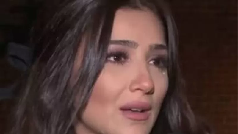 «أنتم السند الحقيقي».. مي عمر توجه الشكر لمن ساندها في وفاة والدها 