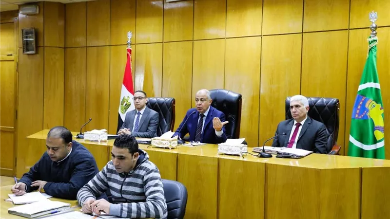 محافظ المنيا: لا تهاون في حماية الأراضي الزراعية وتشديد الرقابة على الأسواق