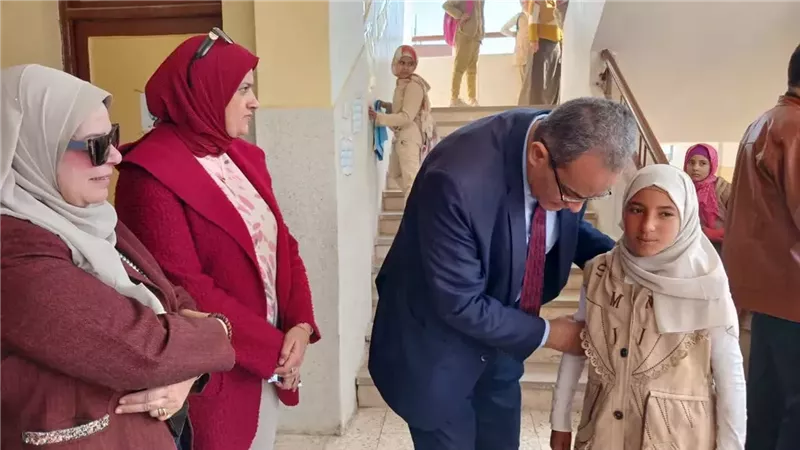 استبعاد مدير مدرسة ببني سويف.. «التعليم» تكشف أسباب القرار