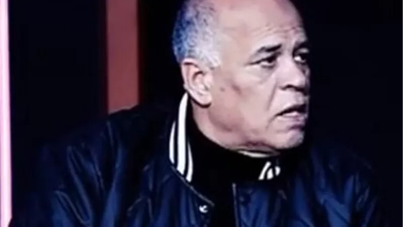 انهيار هشام يكن باكيًا على الهواء أثناء حديثه عن والدته الراحلة