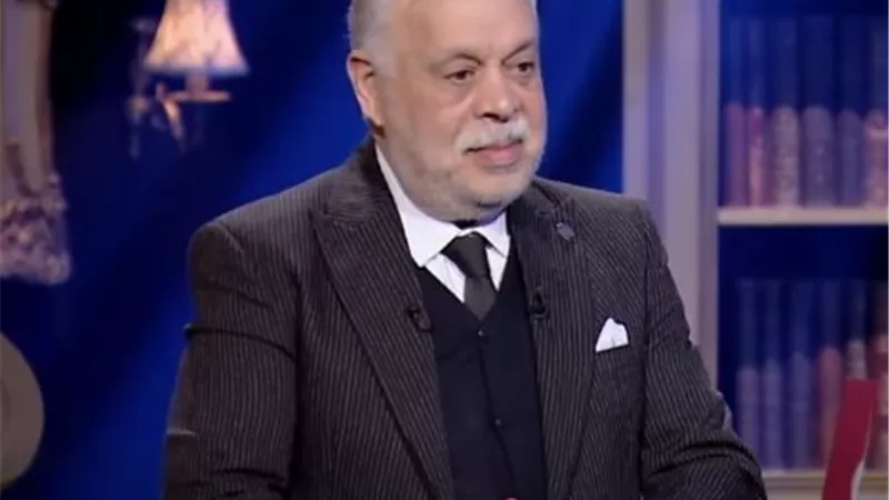 رفضت كل أشكال الدعم.. أشرف زكي يكشف تفاصيل تواصله مع عبلة كامل 