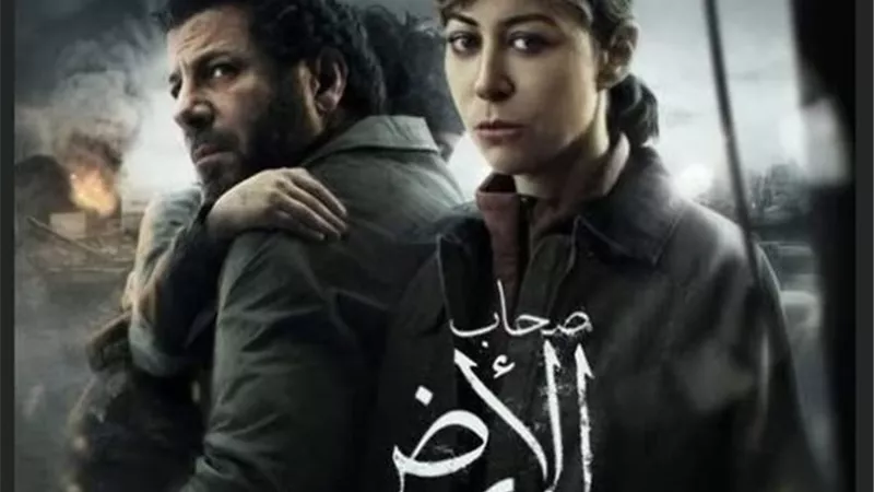 بيتر ميمي يحتفي بنجاح صحاب الأرض على طريقته الخاصة
