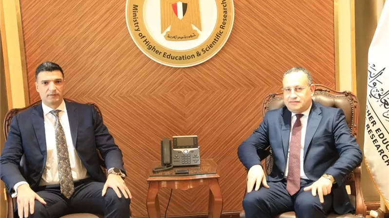 مباحثات بين الصناعة والتعليم العالي لتحويل الأبحاث العلمية إلى تطبيقات صناعية
