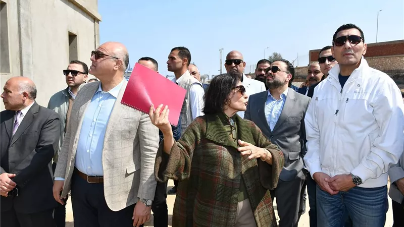 وزير الرياضة ومحافظ الإسكندرية يتفقدان منتدى الشباب بأبو قير