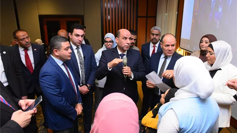 وزير العمل لممثلي الشركات: حريص على الاستماع لكافة الاستفسارات والتحديات التي تواجهكم