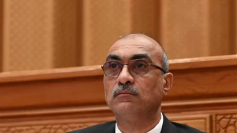 سقوط طفل في مطبق صرف صحي يثير جدلًا برلمانيًا حول سلامة المطابق في مصر