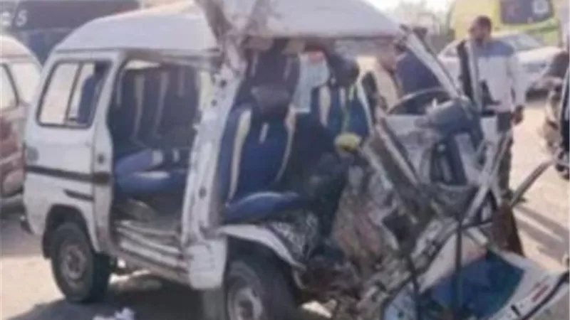 راجعين من شغلهم.. مصرع وإصابة 6 عمال بحادث تصادم مروع على الطريق الإقليمي