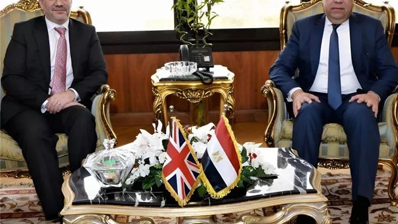 وزير الطيران: مصر تُولي اهتمامًا كبيرًا بتطوير مطاراتها وتعظيم دور القطاع الخاص