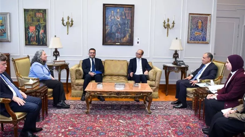وزير الخارجية يستقبل المدير الإقليمي للصندوق الدولي للتنمية الزراعية 