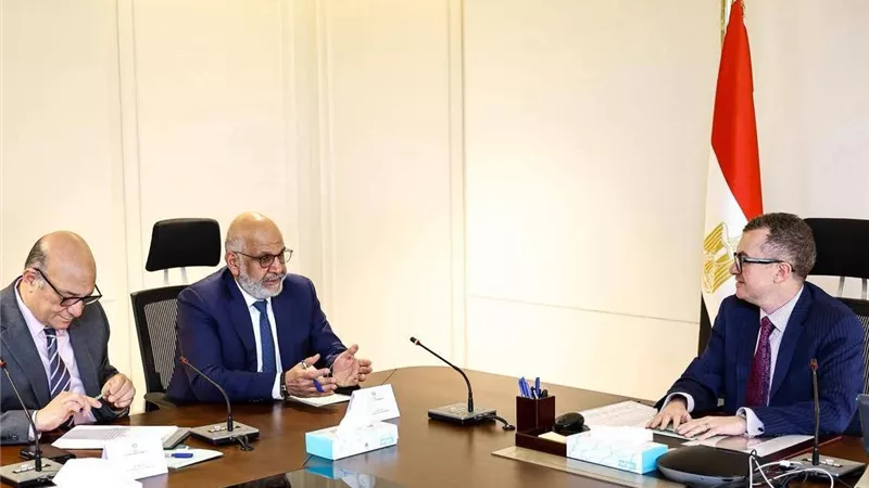وزير التخطيط يبحث مع البنك الدولي تعميق الشراكة الاستراتيجية