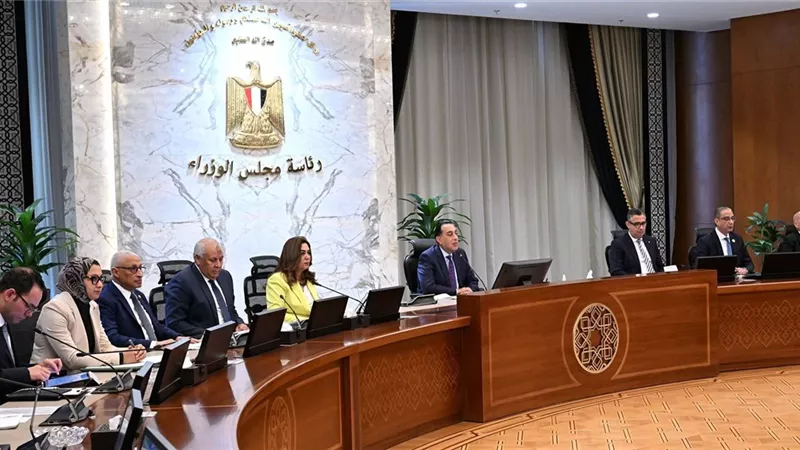 الحكومة: لدينا أرصدة آمنة من مختلف السلع الاستراتيجية والأساسية تمتد لعدة أشهر