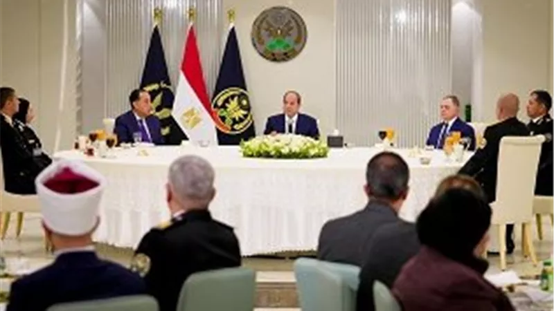 الرئيس السيسي يشدد على ضرورة حسن معاملة الشرطة للمواطنين