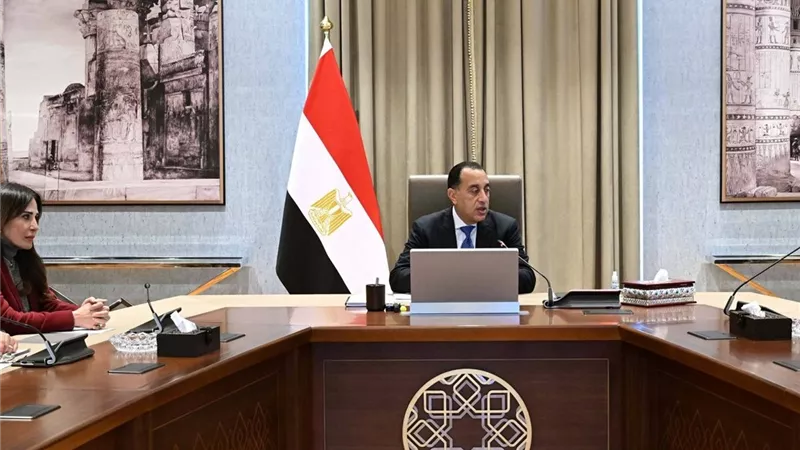 رئيس الوزراء يتابع الموقف التنفيذي لمشروعات شركة 