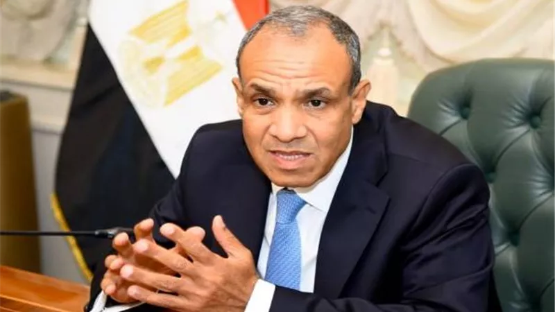 وزير الخارجية يبحث مع نظيريه الإماراتي والتركي تداعيات التصعيد العسكري بالمنطقة