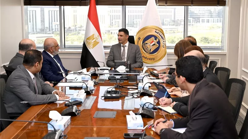 الصناعة: سنستعين بالبنك الدولي في توفير البيانات والمعلومات المستخدمة في القطاع