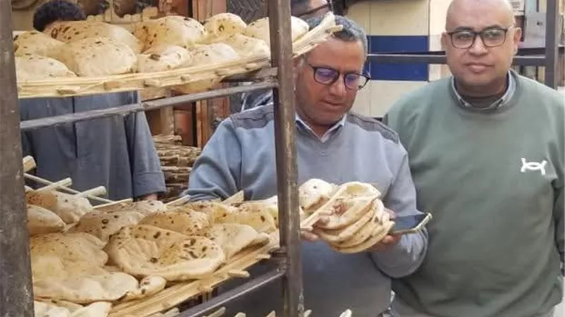 ضبط محاولة تهريب 2400 زجاجة زيت مدعم خلال حملات تموينية بالمنيا