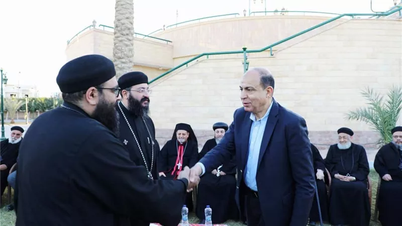 بحضور النواب ورجال الدين.. محافظ المنيا يشهد إفطارًا جماعيًا احتفالًا بالعيد القومي