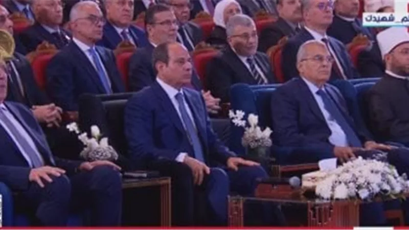 السيسي يهنئ المصريين بليلة القدر: نسأل الله أن يحفظ وطننا من كل سوء