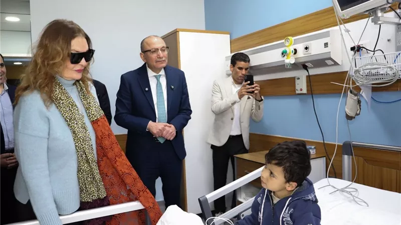 سفير تركيا بالقاهرة يزور مستشفى الناس ويلتقي المرضى ويشيد بخدماته الطبية