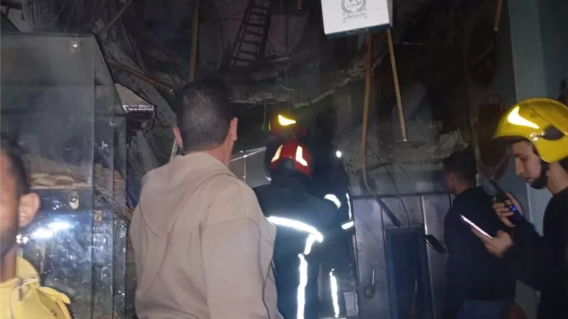 مصرع وإصابة 3 أشخاص إثر سقوط سقف مخبز داخل عقار في البيطاش